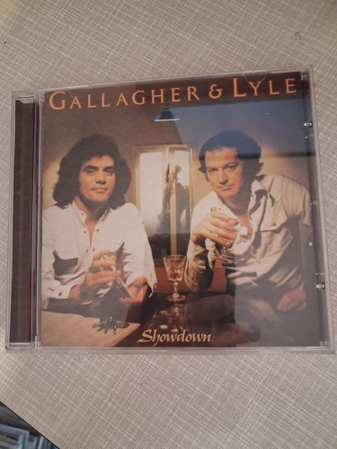 Gallagher lyle showdown - &,